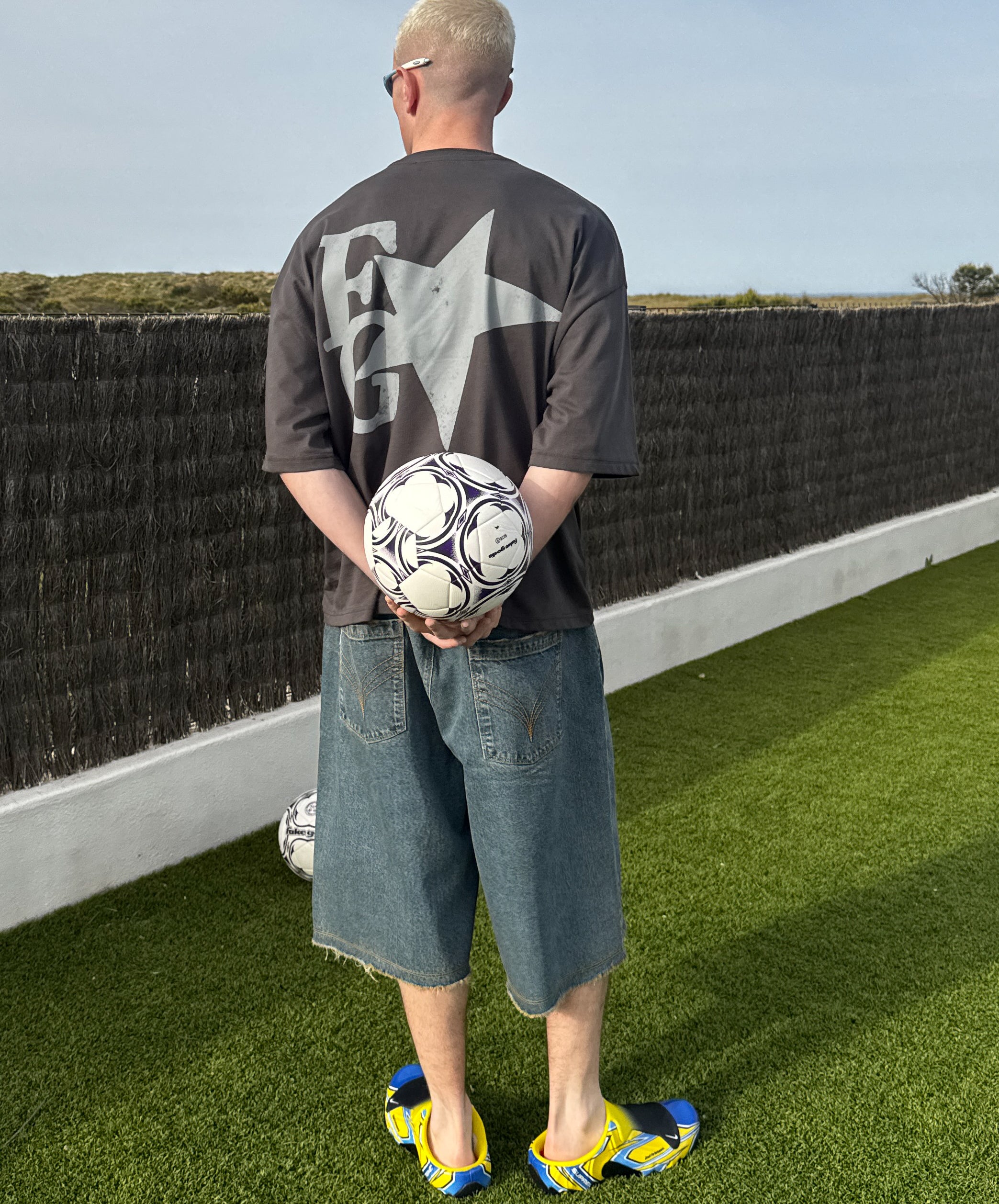 STAR BOXY TEE DARK GREY