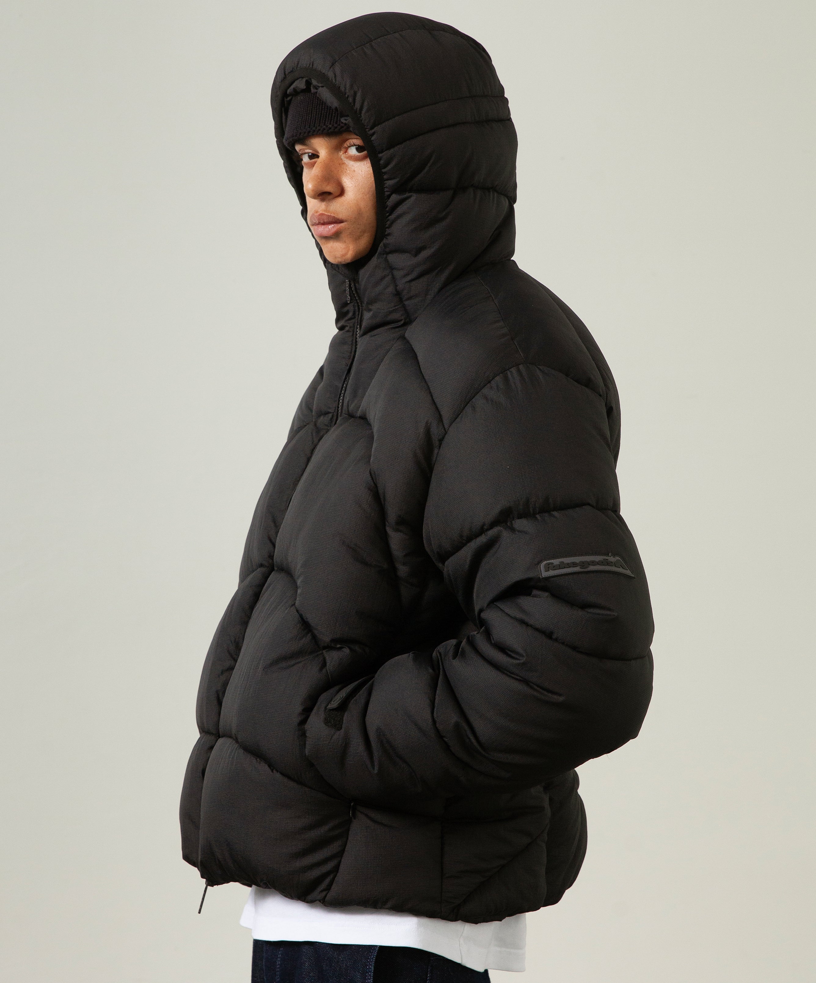 TM PUFFER BLACK