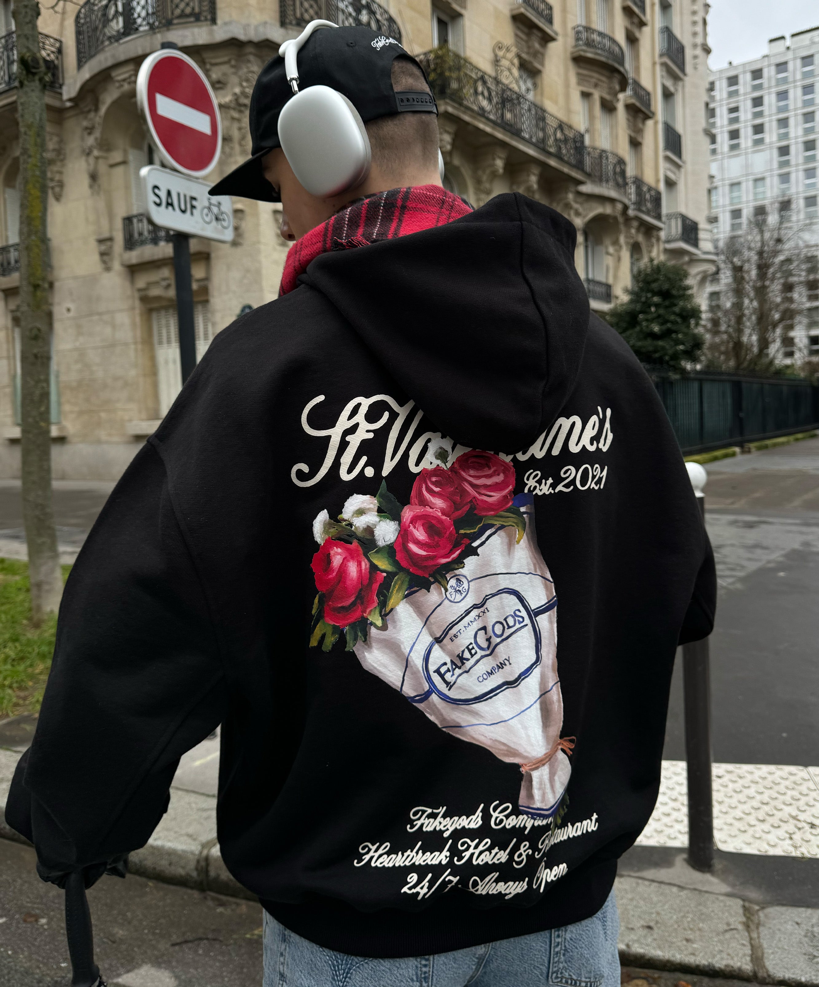 ROSE BOUQUET HOODIE BLACK