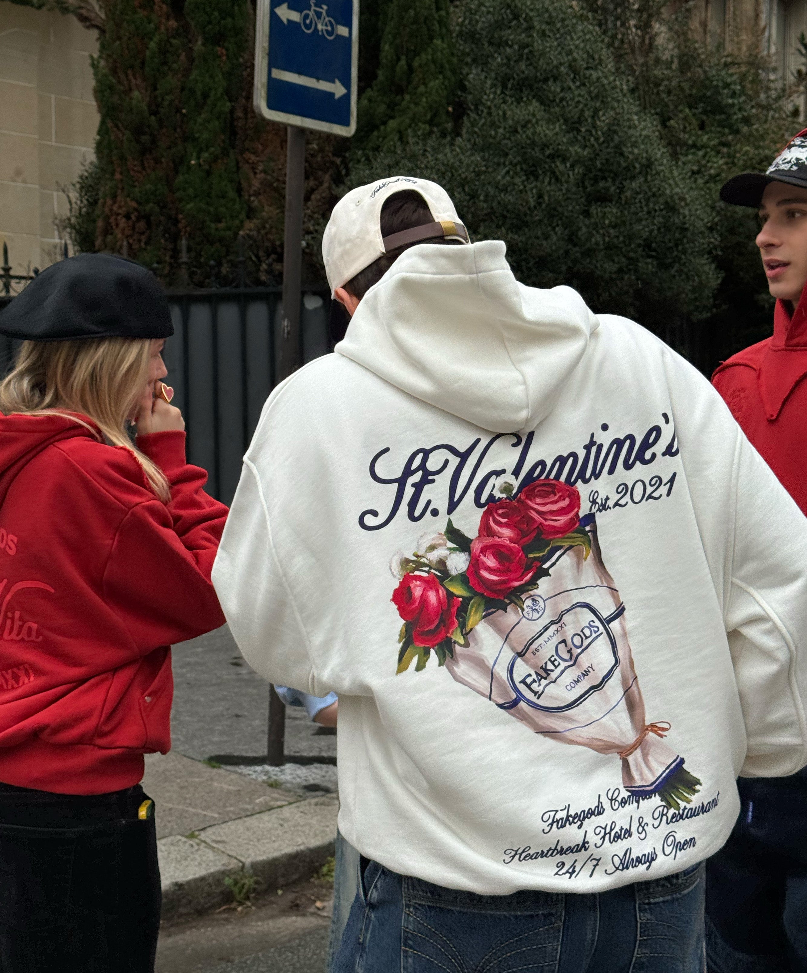 ROSE BOUQUET HOODIE CREAM