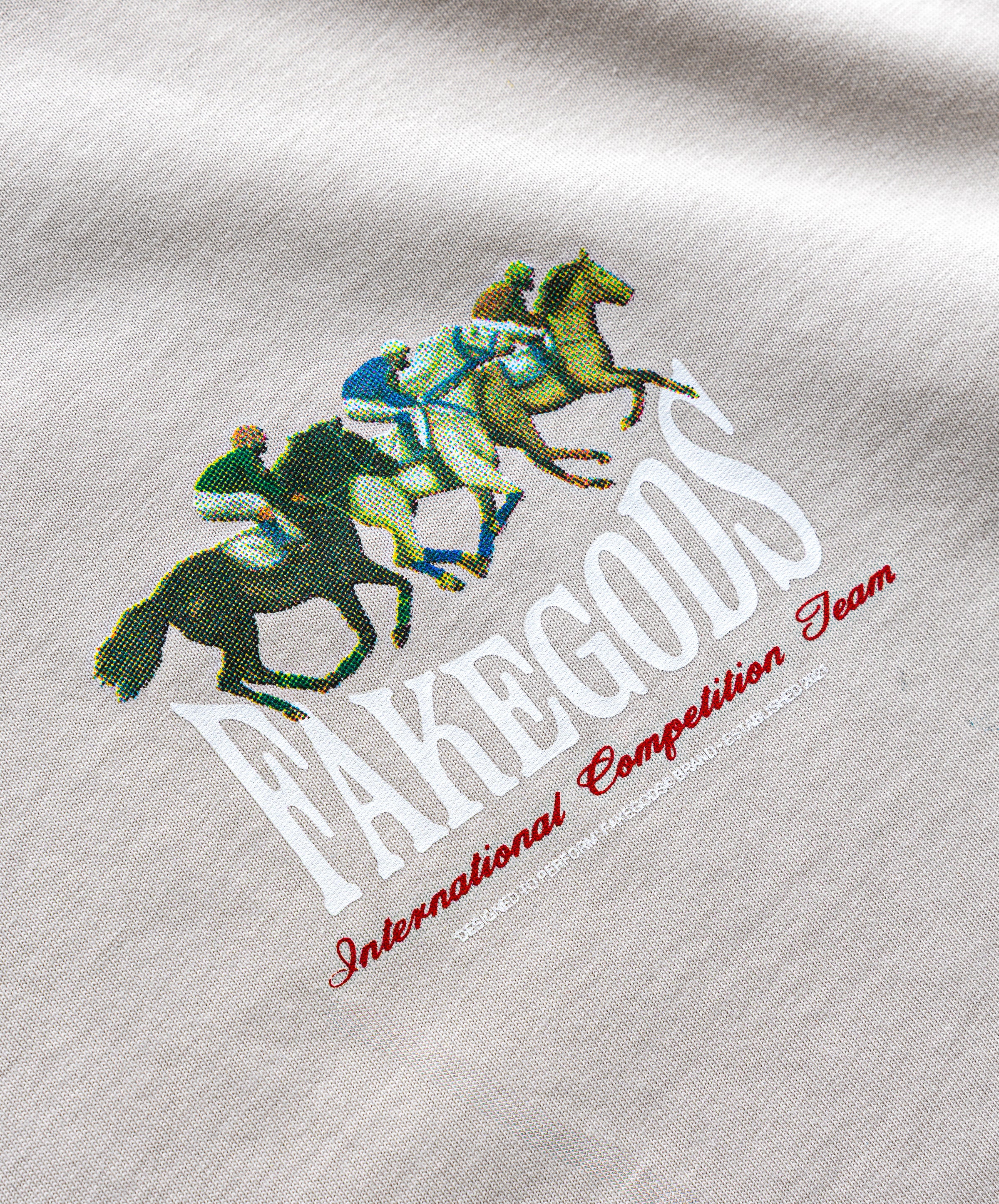 HORSE RACE TEE LIGHT GREY
