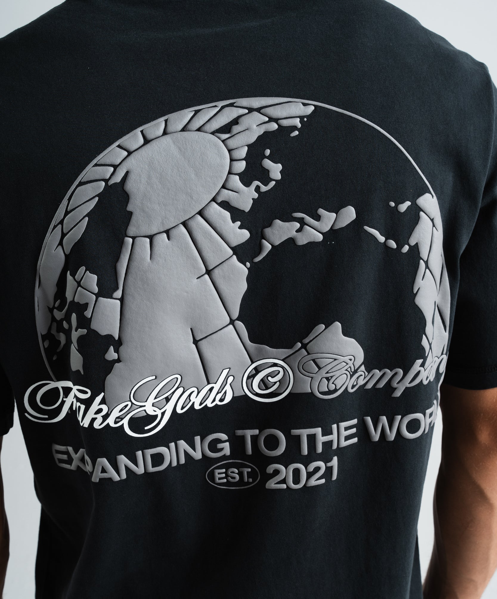 EXPANDING IT TEE BLACK