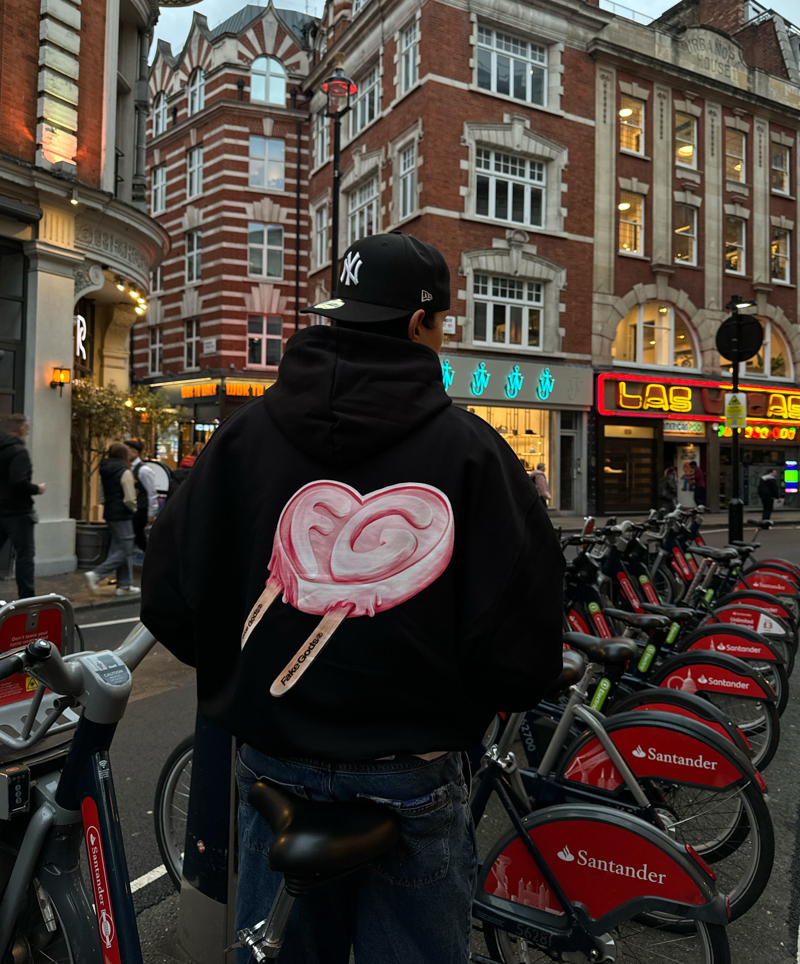 ICED HEART HOODIE BLACK