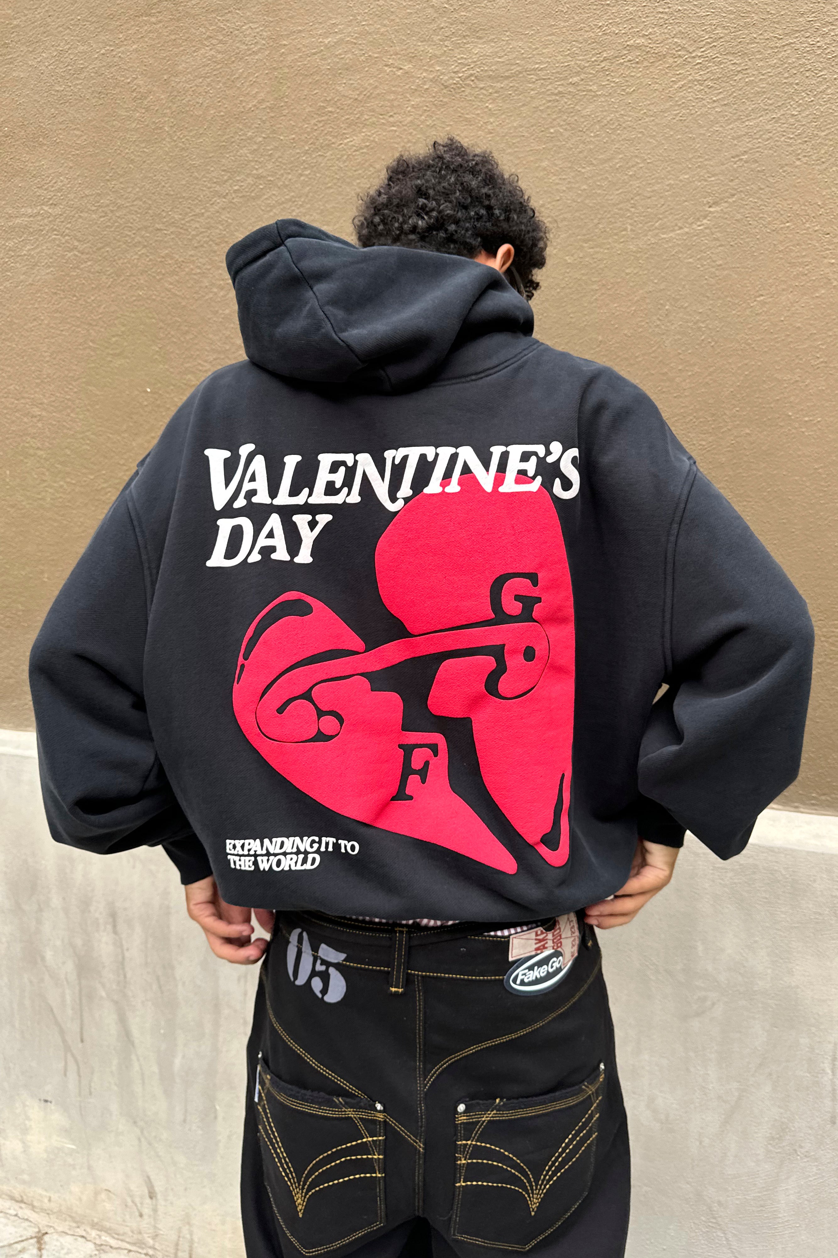 VALENTINE'S HOODIE BLACK